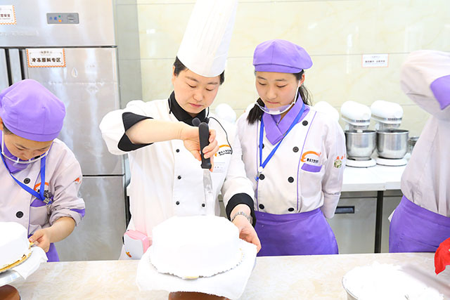 ��������רҵ��ʦ�ְ��ֽ�ѧ