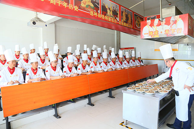 �����Ӣרҵ���е���