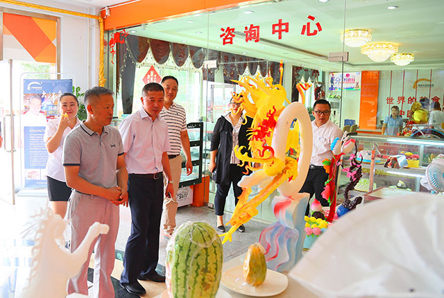 �ι�ѧУ����