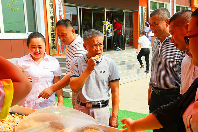 �ι�ѧУ����